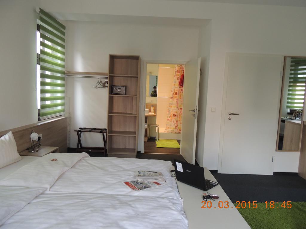 Ratsstube Blasius Hotell Merzig Rom bilde